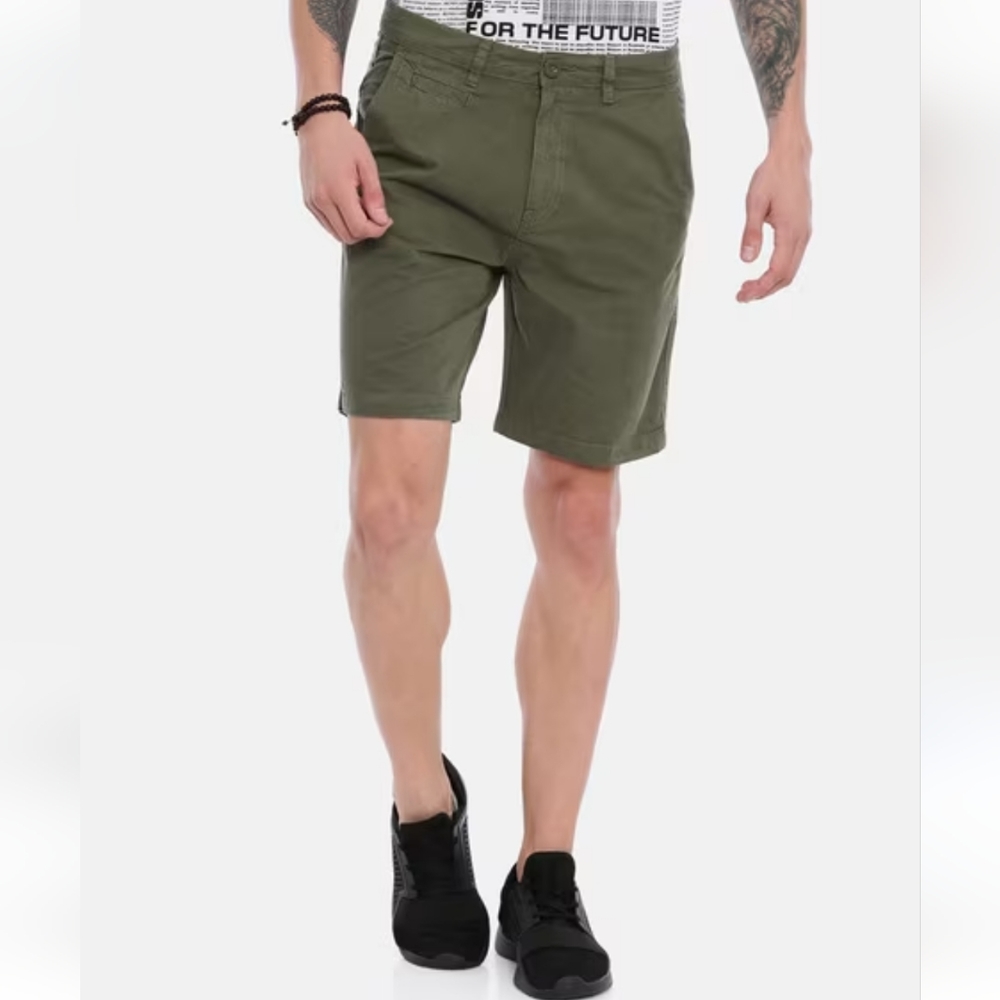 LAST ONE!! True Rock Olive Green Bermuda shorts